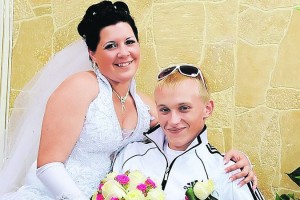 Молодожены с Урала поженились в стиле "Реальных пацанов"